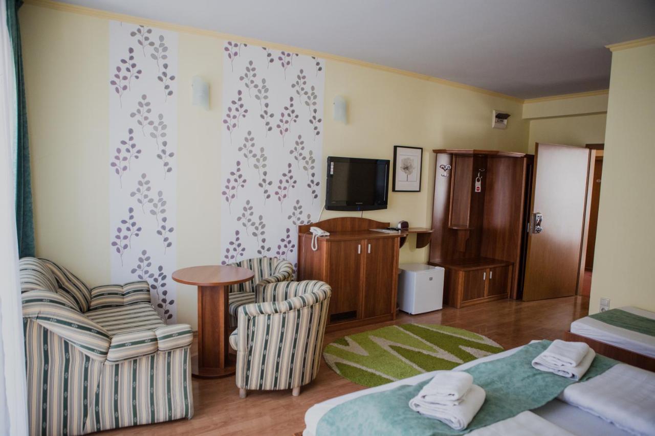 Wolf Hotel Sárvár Extérieur photo