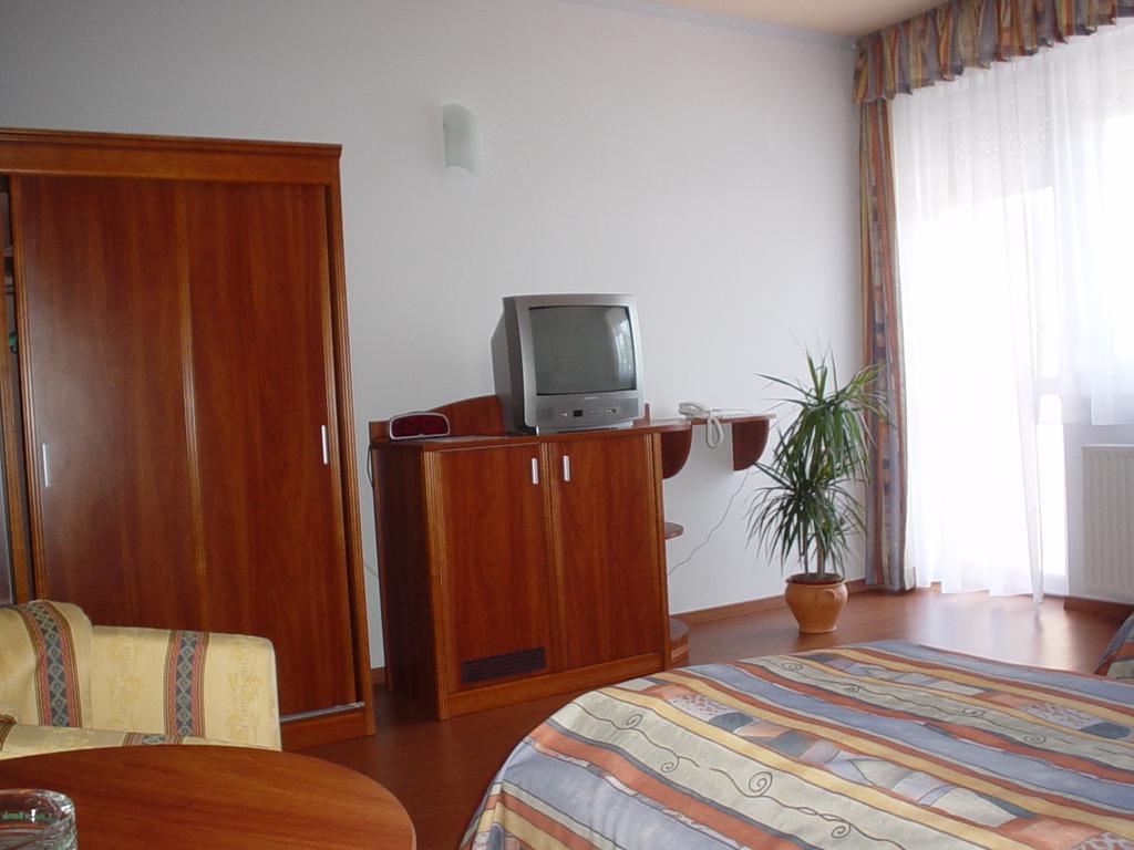 Wolf Hotel Sárvár Extérieur photo